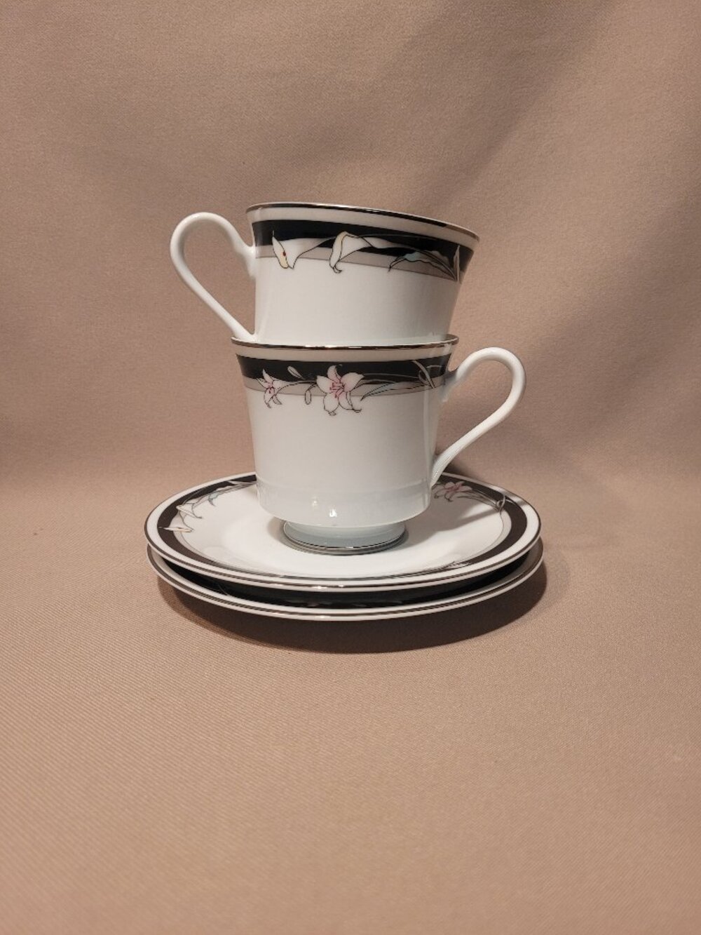 Nitto Kabuki (Lot of 2) Cup & Saucer Sets